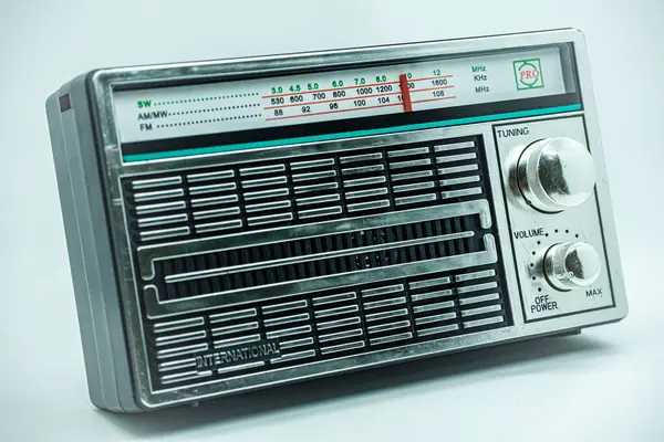 Bizi nostaljik yapan eski zamanların radyolarının portresi. 