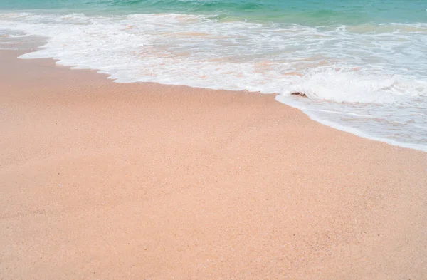 Praia Tropical Verão Areia Céu Bonito Com Coqueiro Fundo Palmeira — Fotografia de Stock