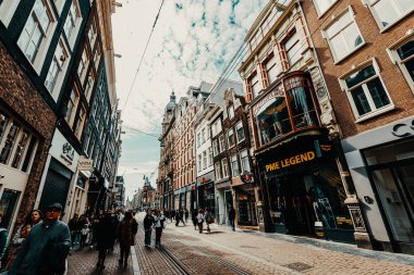 Amsterdam 'da Yayalar ve Sokak Hayatı