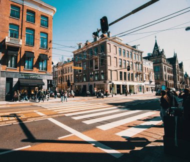Amsterdam 'da Yayalar ve Sokak Hayatı