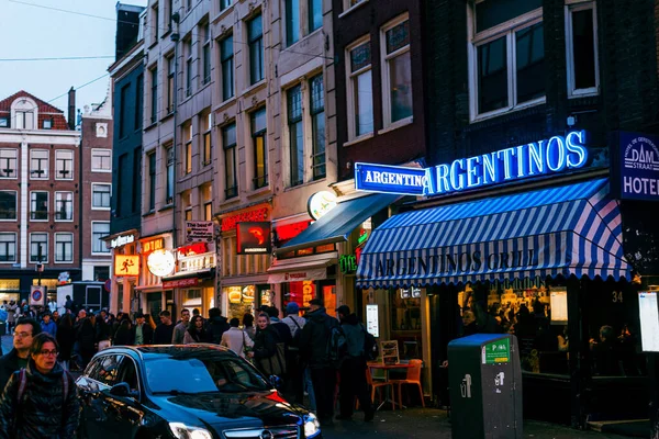 Gyalogosok Utcai Élet Amszterdamban Stock Kép