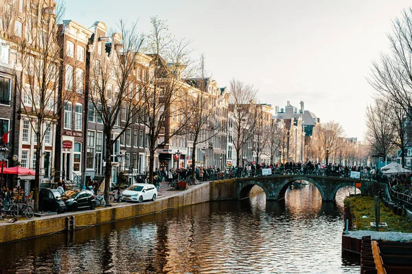 April 2023 Kanäle Und Straßen Mit Pulsierendem Lebensstil Amsterdam Niederlande — Stockfoto