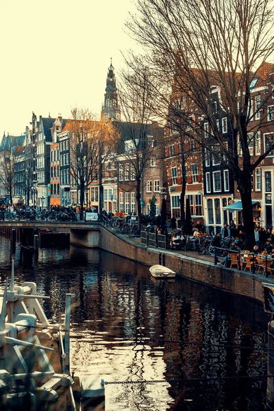 2023 Április Csatornák Utcák Élénk Életmóddal Amszterdamban Hollandiában Tonozott Kép Jogdíjmentes Stock Képek