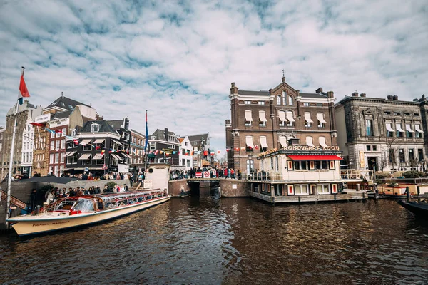 April 2023 Kanaler Och Gator Med Levande Livsstil Amsterdam Nederländerna Stockbild