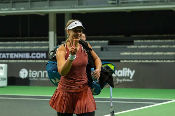 安道尔拉维拉 安道尔 2022年11月30日 德国Sabine Lisicki在安道尔拉维拉的安道尔女子网球协会网球公开赛期间对俄罗斯的Alina Charaeva采取行动 — 图库照片