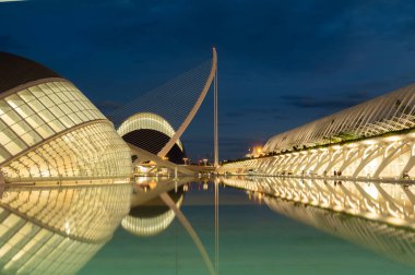 Valencia, İspanya - Kasım 2022: Valencia İspanya 'daki bilim ve sanat şehrindeki Hemispheric binası. Valencia 'da modern ve gelecek mimarisi.
