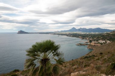 Mirador Morro de Toix 'den Panorama Calpe, Alicante, İspanya.