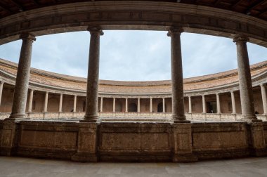 2022 'de İspanya' nın Granada kentindeki Carlos V Sarayı 'nda panorama..