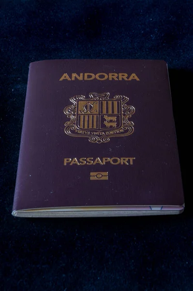安道尔公国黑人背景护照 — 图库照片