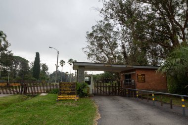 Montevideo, Uruguay: 5 Haziran 2023: Uruguay 'ın başkenti Montevideo' daki Parkın ana girişi
