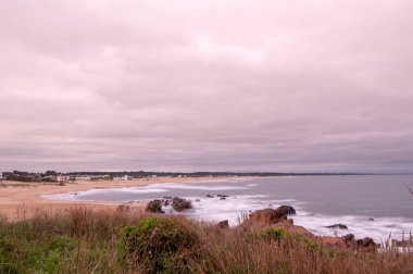 Uruguay 'ın La Pedrera kentindeki Playa del Desplayado' da gün batımı.