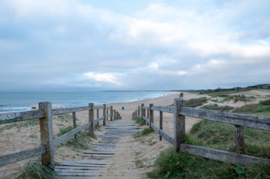 Uruguay 'ın La Pedrera kentindeki Playa del Barco' da gün batımı.