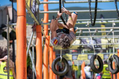 Canillo, Andorra. 8 Temmuz 2023. Andorra 'da düzenlenen 2023 Olimpos Yarışı engelli yarış müsabakasına yarışmacılar katılmaktadır. Canillo, Andorra, 7 Temmuz 2023.