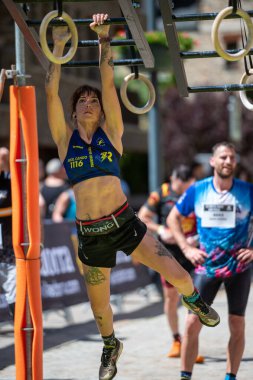 Canillo, Andorra. 8 Temmuz 2023. Andorra 'da düzenlenen 2023 Olimpos Yarışı engelli yarış müsabakasına yarışmacılar katılmaktadır. Canillo, Andorra, 7 Temmuz 2023.