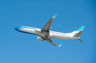 Buenos Aires, Arjantin - 15 Mayıs 2023: Aerolineas Argentinas Boeing 737 800 Buenos Aires Jorge Newbery Havaalanı önlüğü. 2023 yılında ülkenin en işlek havaalanıdır..