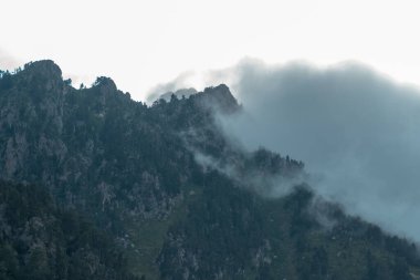 Yazın Katalunya, Baqueria 'daki Gerber Şelalesi' nin bakış açısı.