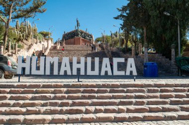 Humahuaca, Arjantin: 8 Haziran 2023: Arjantin 'in Jujuy ilindeki Humahuaca kentindeki Bağımsızlık Kahramanları Anıtı, 8 Haziran 2023.