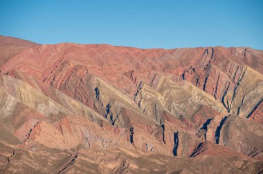 Serrania de Hornocal, Quebrada de Humahuaca, Jujuy, Arjantin 'deki 14 rengin tepesi..