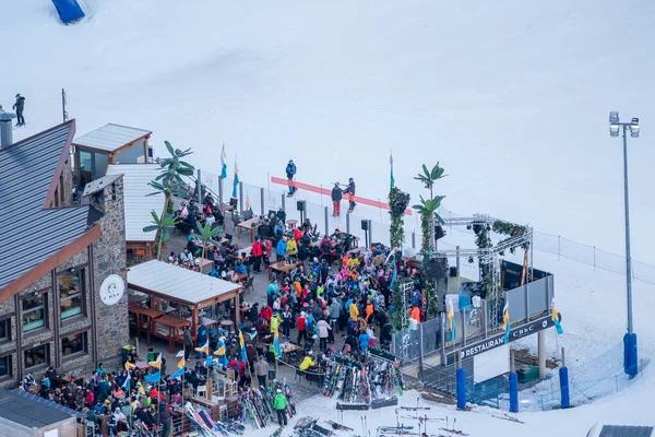 Grandvalira Andorra 2024 Enero Gente Bailando Apres Ski Bar Estación Imágenes de stock libres de derechos