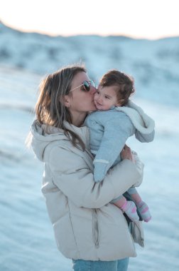 11 aylık bir bebeğin portresi anneni dağlarda parçalıyor..