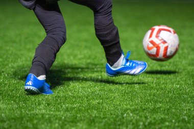 La Massana, Andorra: 7 Nisan 2024: Andorra 'daki bir futbol maçından önce amatör oyuncular.