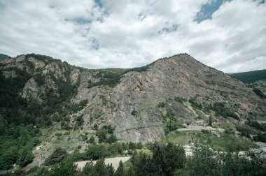 Andorra 'da Pireneler' deki dağlar.