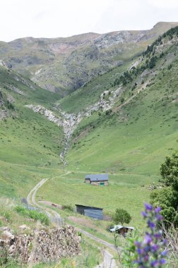 Andorra 'daki Canillo bölgesindeki Montaup Vadisi..