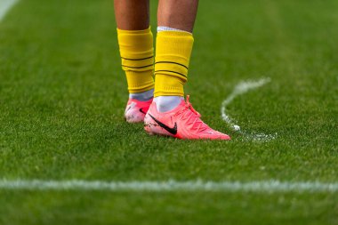 Andorra La Vella, Andorra: 9 Temmuz 2024: UEFA Şampiyonlar Ligi elemelerinin birinci safhası sırasında Joma Resmi Balosu 2024 - 2025 UD Santa Coloma ve Ballkani KOS maçı arasında 9 Temmuz 2024 tarihinde Estadi Nacional d Andorra.