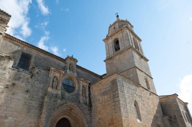 Castrojeriz, İspanya: 3 Kasım 2024: Castrojeriz Santa Maria del Manzano Kolej Kilisesi