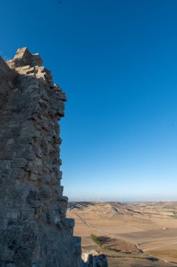13. yüzyılda Castrojeriz belediyesinde inşa edilen ortaçağ Castrojeriz şatosunun panoraması, Ekim 2024 'te Burgos' ta inşa edilmiştir.