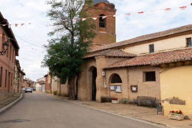 El Burgo Ramero 'nun Camino de Santiago' daki şehir manzarası..
