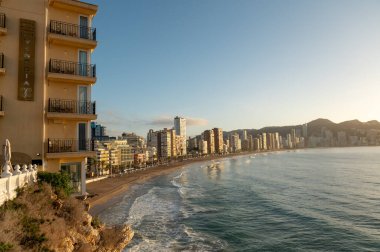 İspanya 'nın Alicante kentindeki Benidorm kentinin panoraması.