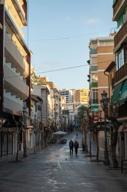 Benidorm, İspanya: 2024 Novemeber 19: 2024 yılında İspanya 'nın Alicante kentinde Benidorm kentinde bulunan bir morinid' de panorama