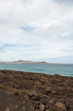 İspanya 'nın Kanarya Adaları' ndaki Lanzarote adasındaki Playa de Famara Panoraması