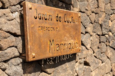 Lanzarote, İspanya: 15 Ekim 2024: Manrique tarafından İspanya 'nın Lanzarote adasında, El Jardin de Cactus' ta Panorama kuruldu..