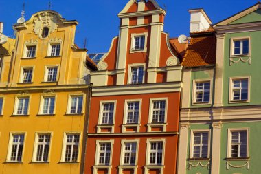Eski kasabadaki renkli eski evler, Wroclaw, Polonya