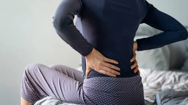 Mujer Con Dolor Espalda — Foto de Stock