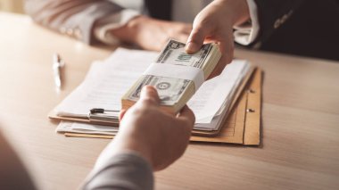 Kontrat anlaşmasının imzalanması için ödeme veya rüşvet