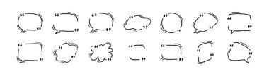Doodle tırnak işareti kutusu. Elle çizilmiş boş alıntı metni balonu. Sketch geribildirim tasarımı. Diyalog, sohbet, şablon. Scribble vektör illüstrasyonu
