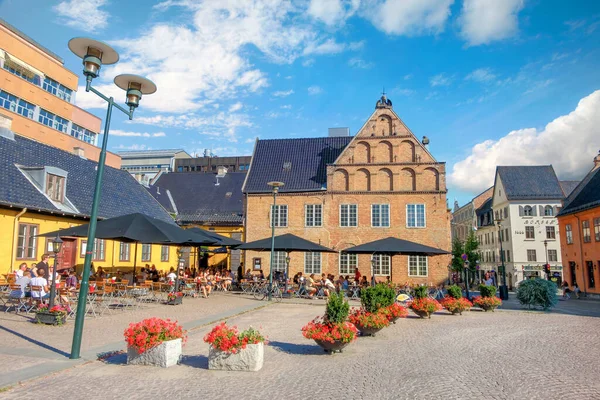 Norway Oslo Sierpnia 2015 Scena Uliczna Kawiarnią Świeżym Powietrzu Przy — Zdjęcie stockowe
