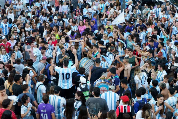 Buenos Aires Argentyna Grudnia 2022 Szczęśliwi Fani Piłki Nożnej Argentyny — Zdjęcie stockowe