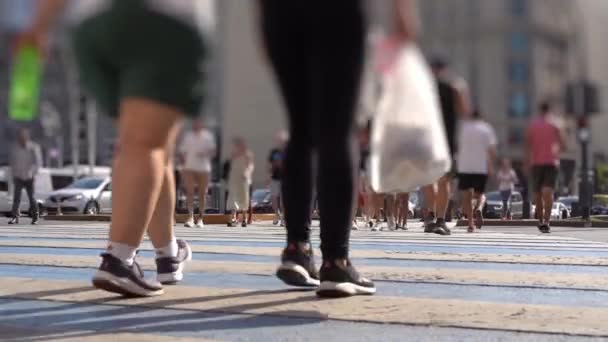 Stadsstraat Met Mensen Wazige Achtergrond Maatschappij Stadsleven Reisconcept Geselecteerde Focus — Stockvideo