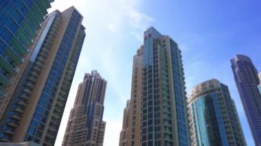 Dubai, BAE - 7 Mart 2023: Burj Khalifa, Dubai. BAE ve Dünya 'daki en uzun mimari gökdelen. Yüksek kaliteli FullHD görüntüler