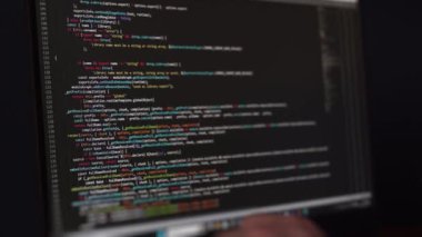 Kod izleme yazılımı dijital arkaplan. Veri ekranı soyut arkaplanı kodlanıyor. Yüksek kalite 4k görüntü