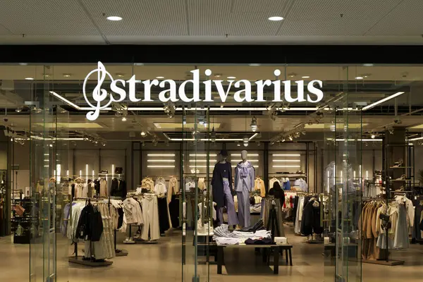 Warszawa Polen Mars 2024 Stradivarius Butikkutsalg Brand Stradivarius Selskap Bilde – stockfoto