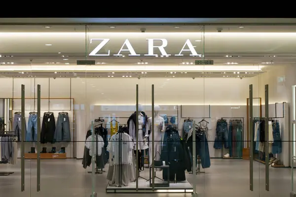 Warsawa Polandia Maret 2024 Toko Zara Perusahaan Brand Zara Ilustrasi — Stok Foto