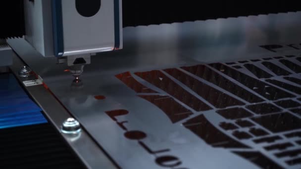 Nowoczesne Cięcie Metalu Stali Laserową Maszyną Gazową Produkcji Fabrycznej Cięcie — Wideo stockowe