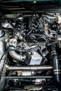 Araba motoru. Teknik denetim sırasında benzinli motor ve araba motor yapısı. Yüksek kalite fotoğraf