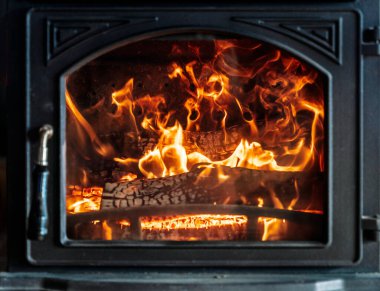 Ocakta odun olan ateş, yakın çekim. Yüksek kalite fotoğraf