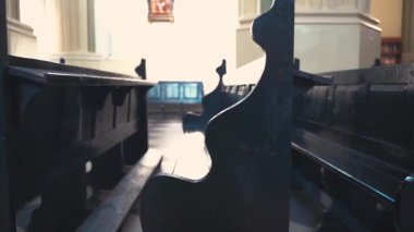 Kilisenin iç sıraları iç kilise sıraları. Yüksek kaliteli FullHD görüntüler